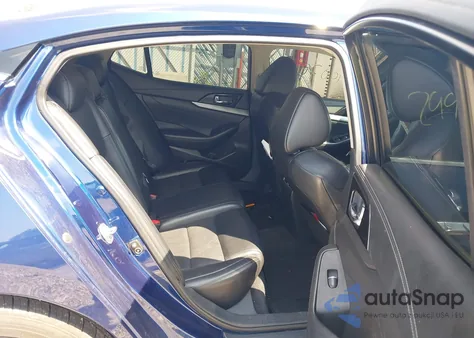 2018 Nissan Maxima 3.5 Sv z USA, uszkodzony, nr VIN 1N4AA6AP2JC360747